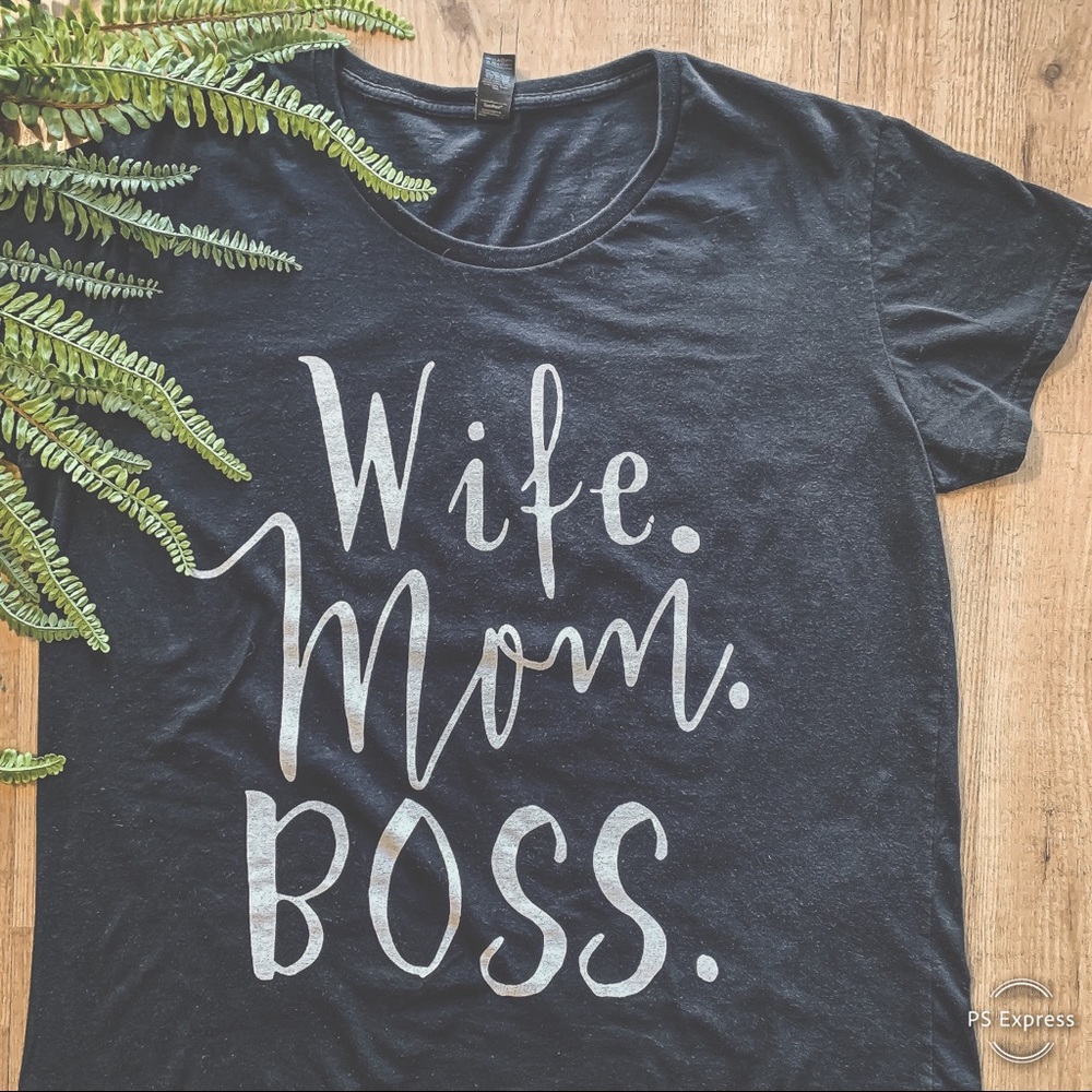 WIFE. MOM. BOSS. graphic tee shirt size xl